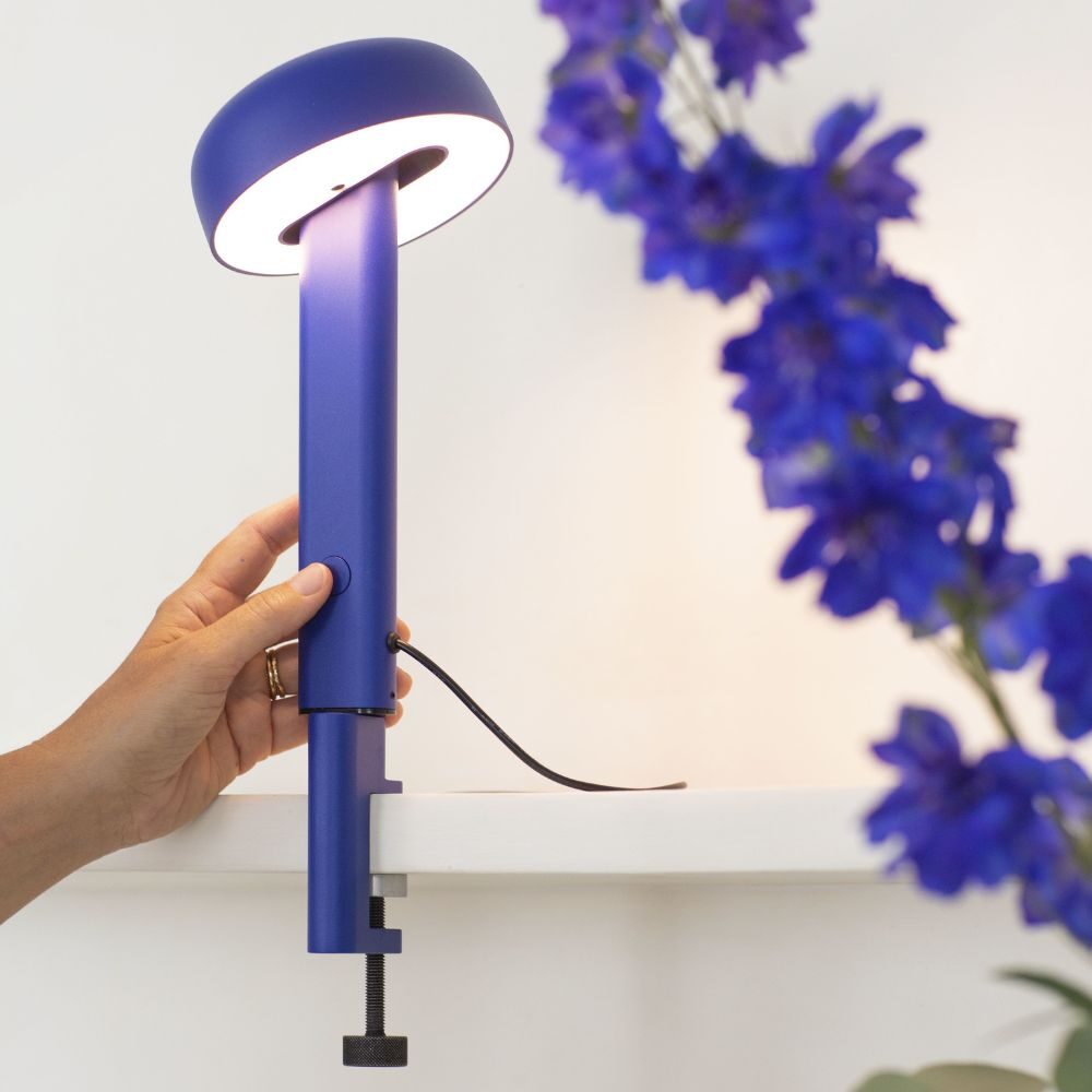 Lampe Serre-Joint NOD – Bleu Majorelle – TIPTOE